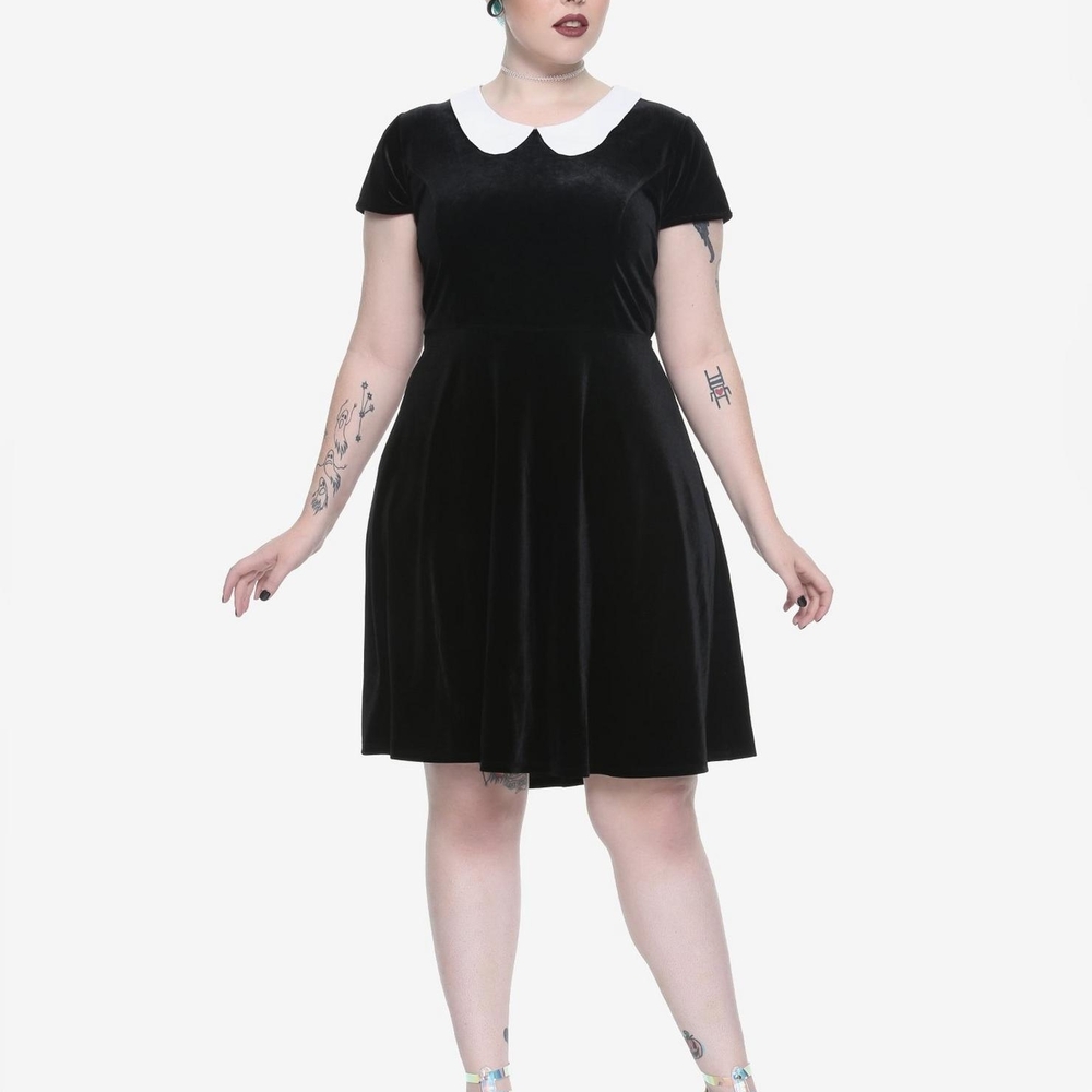 Hot Topic "Wednesday" Black Velvet White Collar Dress- Size 3x - Picture 2 of 9